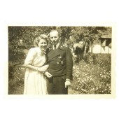 Homme d'équipage allemand de Panzer avec sa femme
